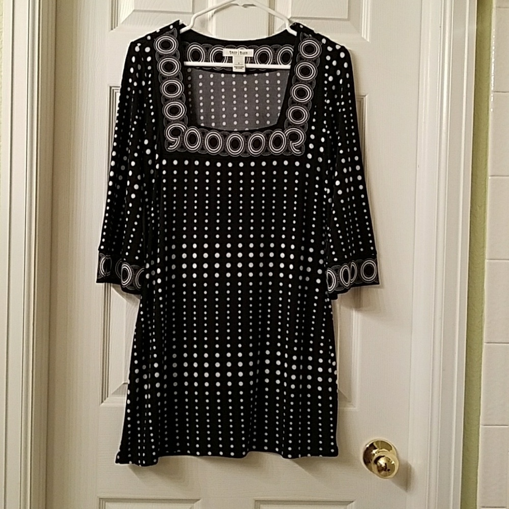 White House Black Market Tunic
